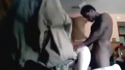 Rambut pirang cewek dengan toket besar xxx hot dewasa mengambil rakasa hitam putih pink