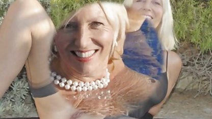 Horny MILF bermain untuk pertama kalinya cerita xxx sedarah