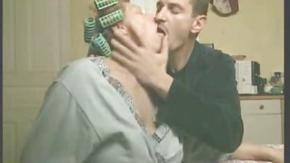 Moana Pozzi cerita hot sex xxx kelompok di Naples (1990)